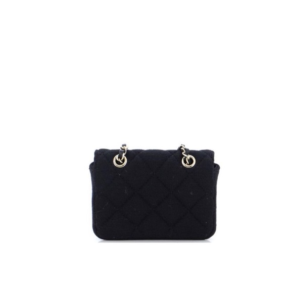 Small black quilted CHANEL belt bag with good hardware - Picture 5 of 6